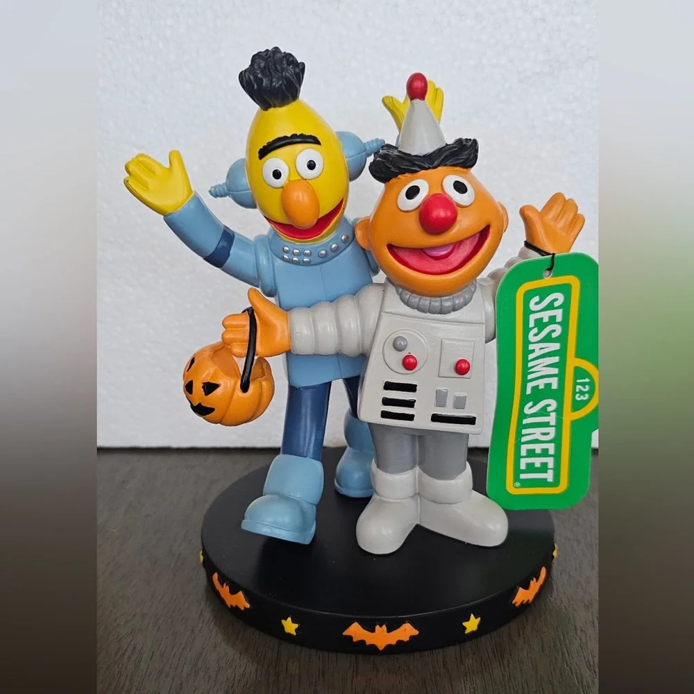 2 Sesame Workshop Halloween Inspired Figures: Burt & Ernie Pirates and Robots